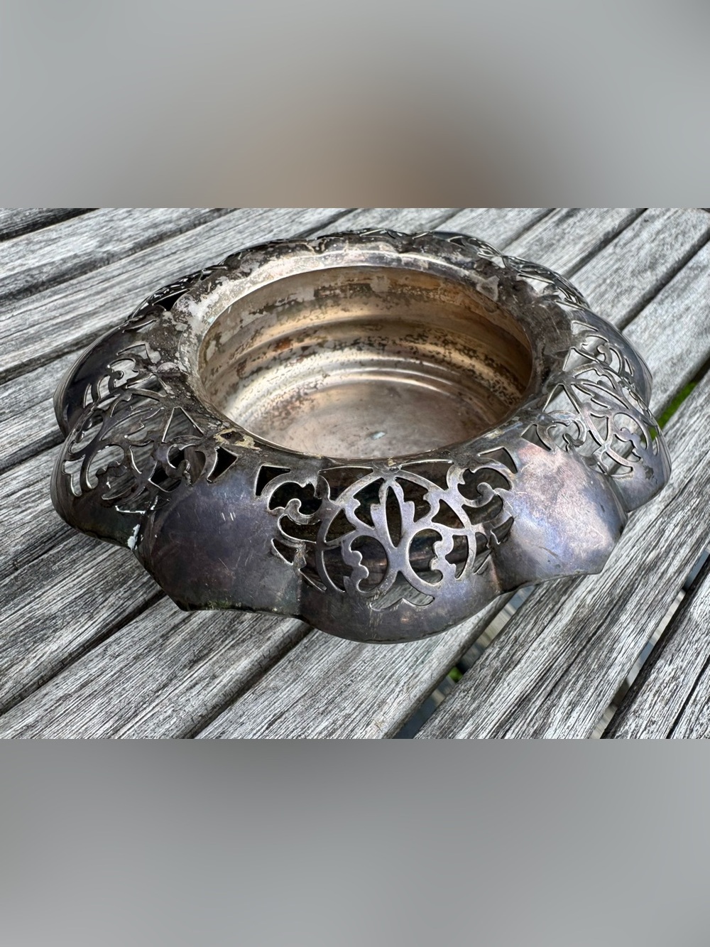 Birks Antique 1915-1935 Decorative Silver-Plate Pierced Serving Bowl